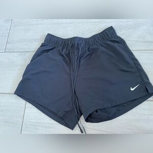 black nike athletic shorts! - dri- fit- women's size small - volleyball shorts